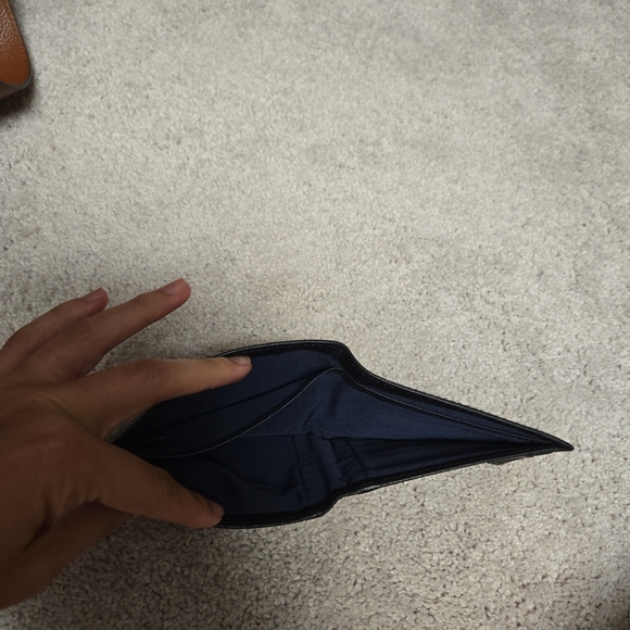 Cole Haan bifold wallet - Picture 4 of 7